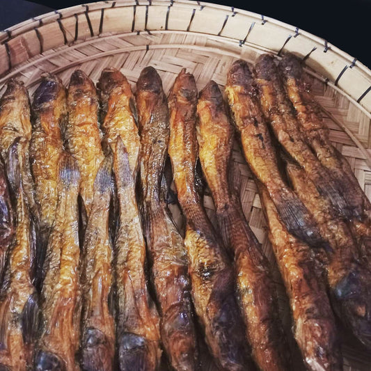 Nylon Nga smoked dry fish Bar Eyed Gody Manipuri smoked dried fish long whole fish